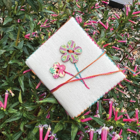 TIO - Try It Out - Flower Button Needle Book